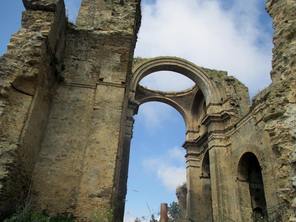 Vacanza Alla Chiesa Diruta Grottole Extérieur photo